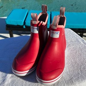 Women’s New  XTRATUF Salmon Sisters Red Ankle Boots sz 11 waterproof